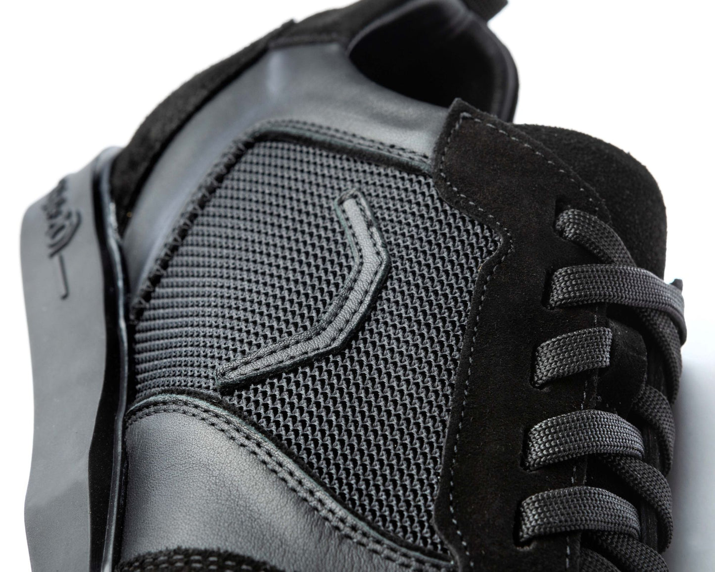triple20® Dartschuhe - Leder und sportives Mesh schwarz