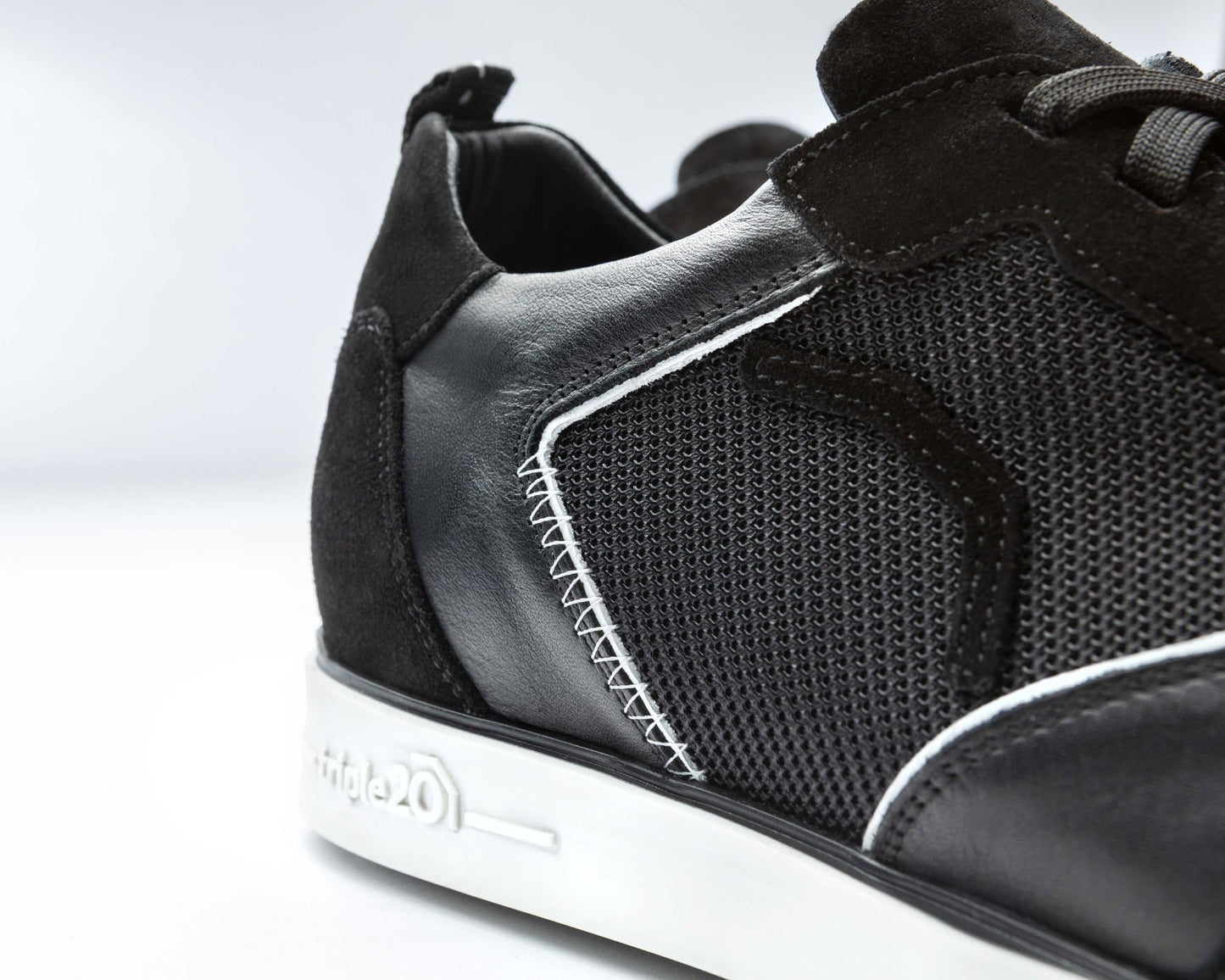 triple20® - Dartschuhe - Leder und sportives Mesh schwarz/weiß