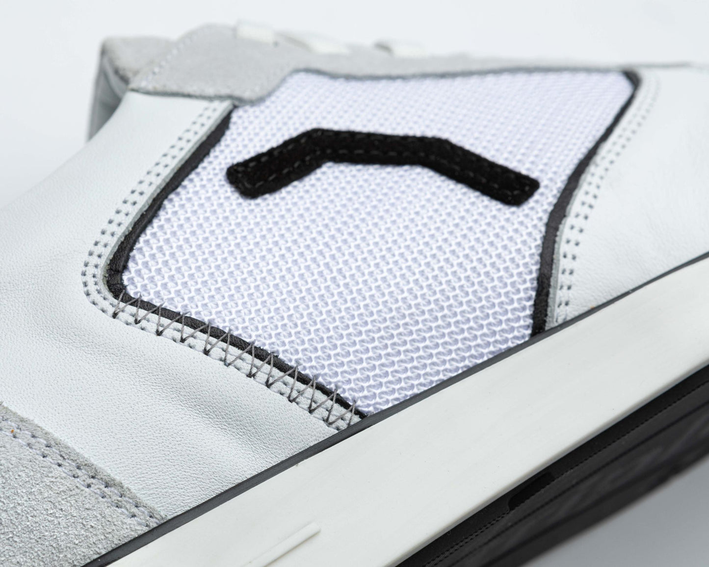 triple20® - Dartschuhe - Leder und sportives Mesh weiß/schwarz