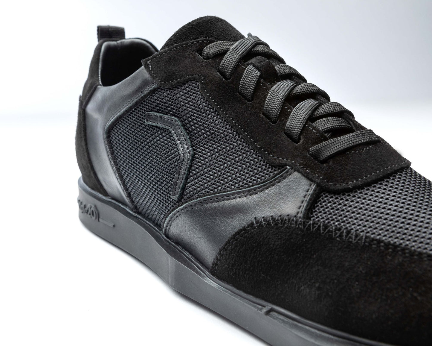 triple20® Dartschuhe - Leder und sportives Mesh schwarz
